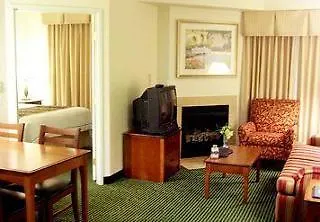 By Marriott Chicago Naperville/warrenville 3* Warrenville