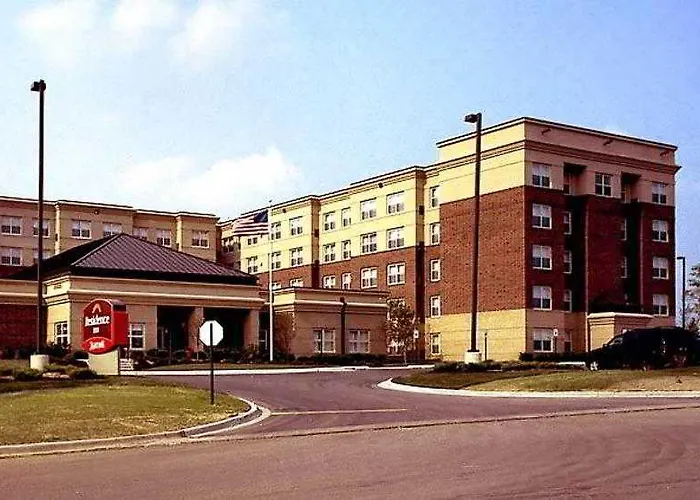 By Marriott Chicago Naperville/warrenville