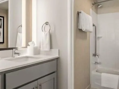 By Marriott Chicago Naperville/warrenville Hotel 3*