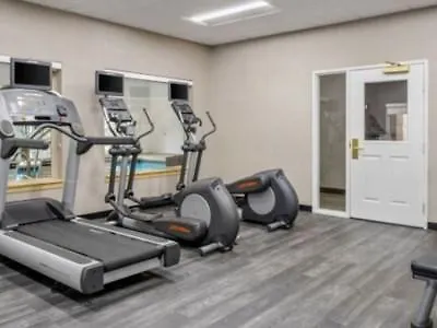 By Marriott Chicago Naperville/warrenville 3*
