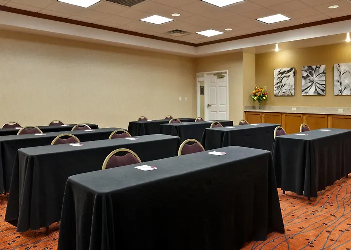 By Marriott Chicago Naperville/warrenville 3*