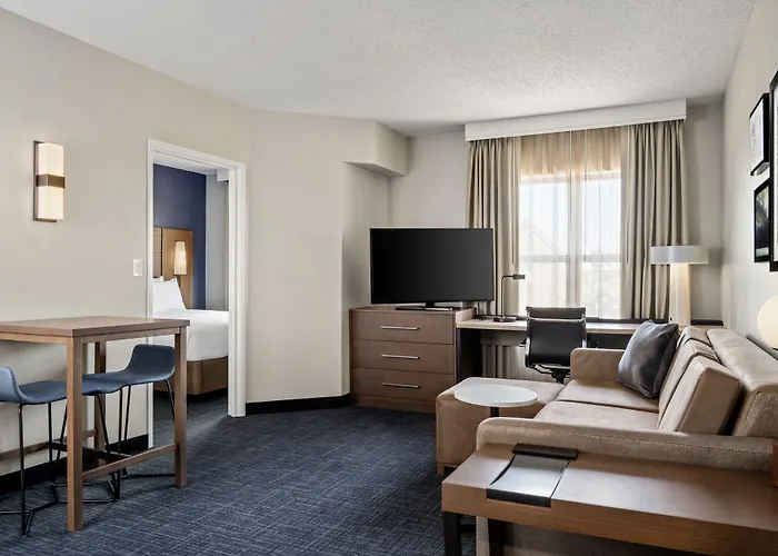By Marriott Chicago Naperville/warrenville Hotel
