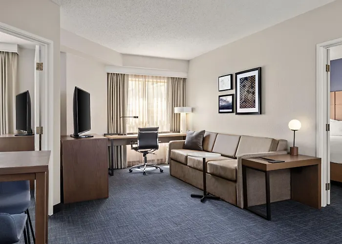 By Marriott Chicago Naperville/warrenville Warrenville