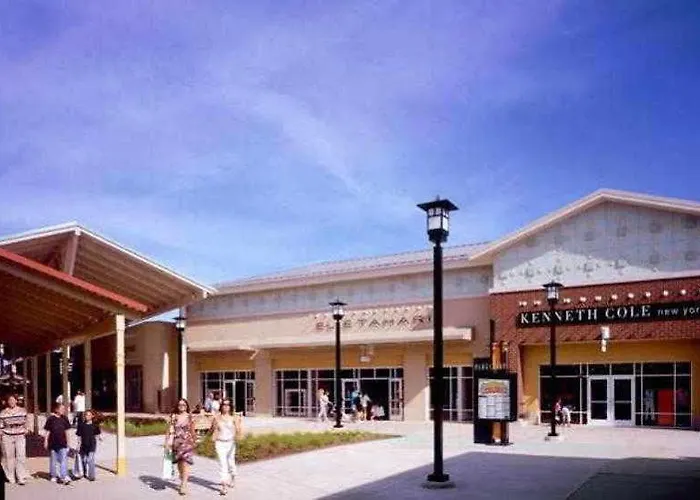 By Marriott Chicago Naperville/warrenville